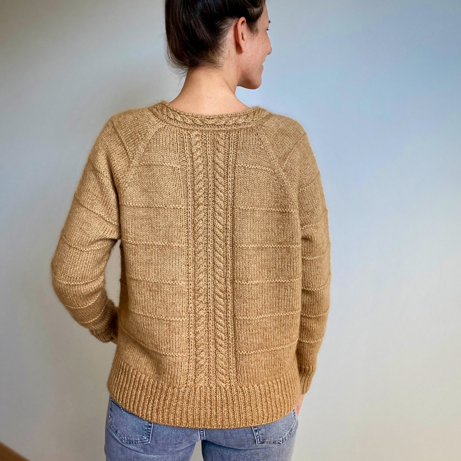 JEANNE sweater (EN) – Image 2