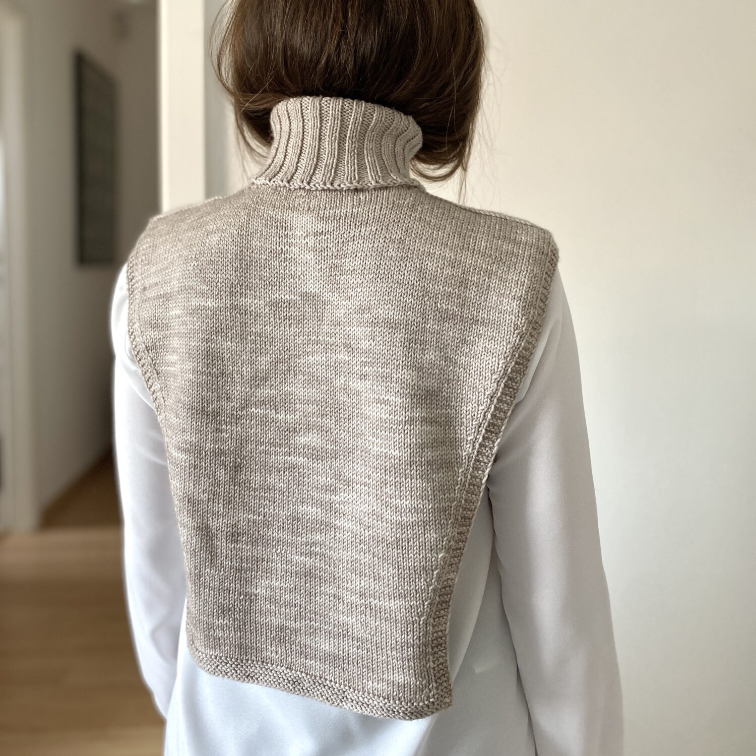 LYDIE NECK WARMER (EN) – Image 9