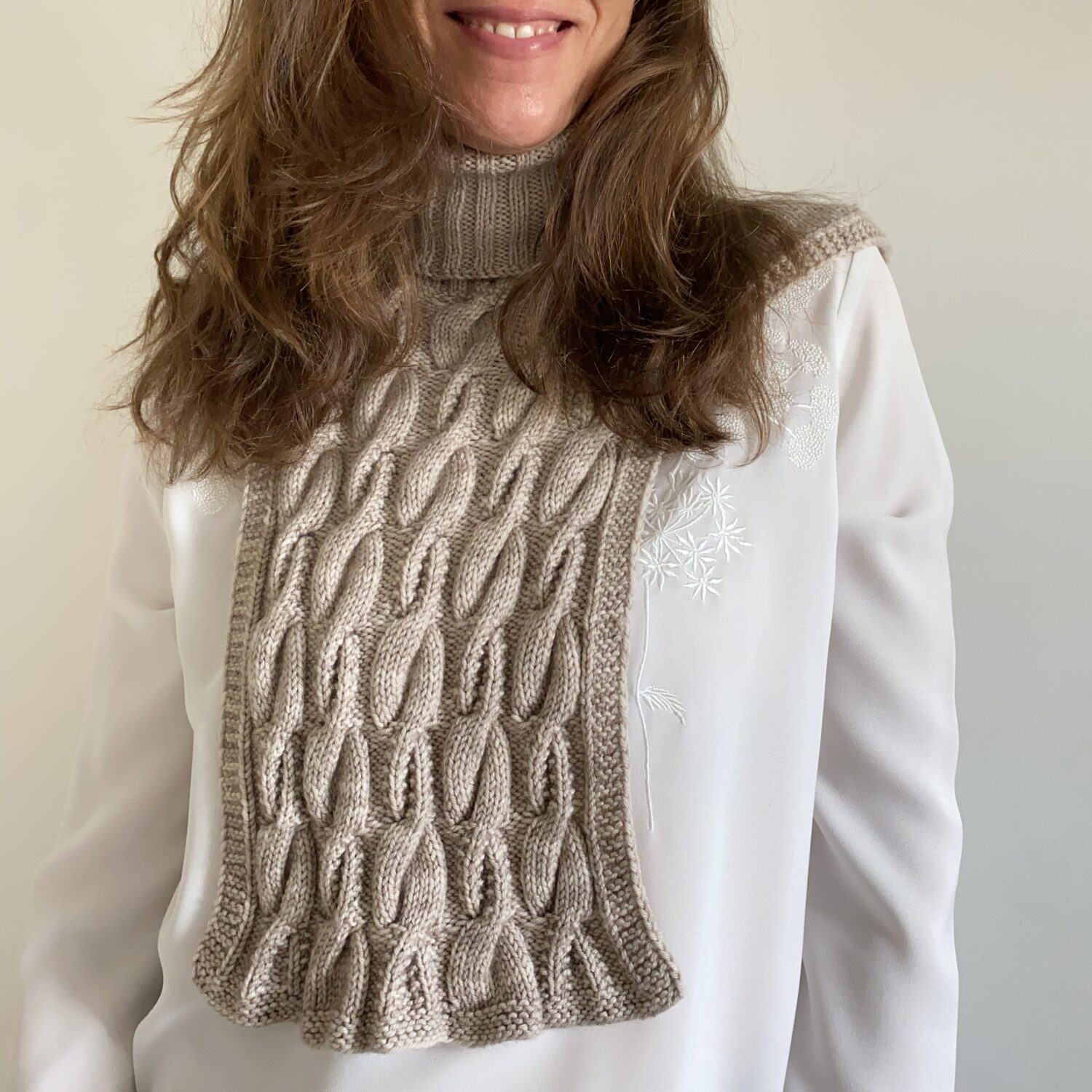 LYDIE NECK WARMER (EN) – Image 6